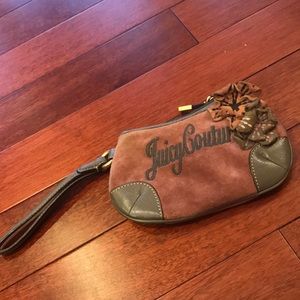 👗juicy couture wristlet with 3D flowers